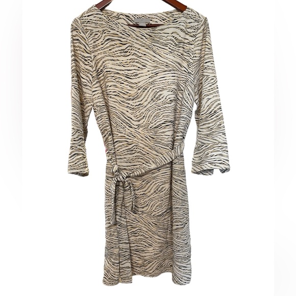 🔥4 for $75🔥 H&M Tiger Stripe dress with belt 3/4 sleeve - Picture 1 of 6